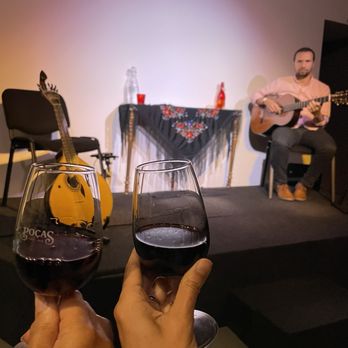 Fado na Baixa signature dishes Petiscos (Small Plates)
Port Wine
Pastel de Nata